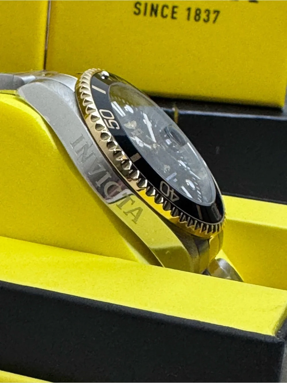 Invicta Pro Diver Currentwave Men's 43mm Quartz Watch (30023)